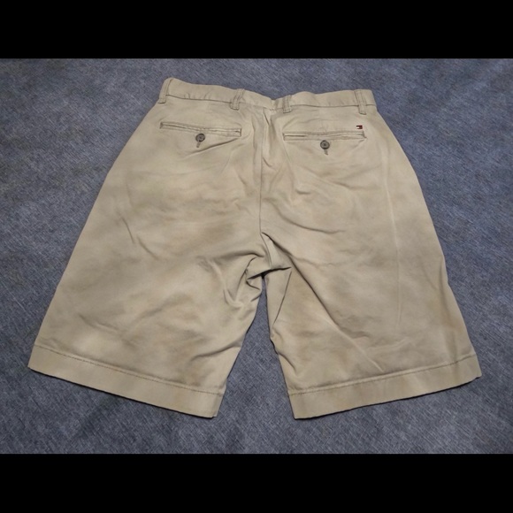 Tommy Hilfiger Shorts - Picture 2 of 3